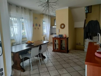 Foto Casa indipendente a Viareggio di 110 m² con 6 locali in vendita