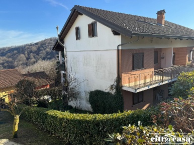 Foto Casa indipendente a Castagneto Po Centro di 180 m² con 5 locali