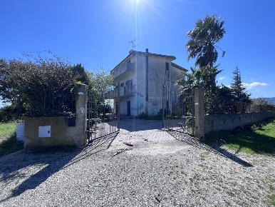 Foto Villa unifamiliare in Via Guido Puccio 23, Catanzaro Fortuna - Corvo