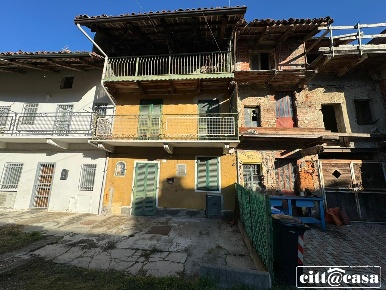Foto Case semi ndipendenti a Lauriano Centro di 90 m² con 3 locali