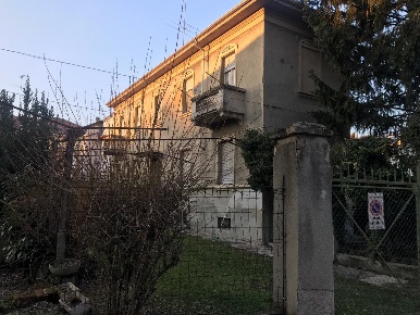 Foto Case semi ndipendenti a Alessandria di 180 m² con 8 locali in vendita