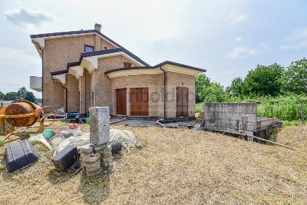 Foto Casa indipendente a Giussano Centro di 240 m² con 4 locali in vendita