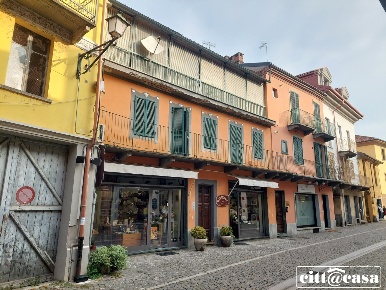 Foto Casa indipendente in Via Teodoro II, Chivasso Centro di 370 m²
