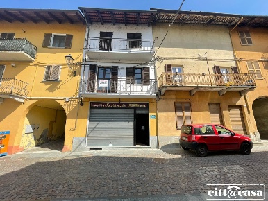 Foto Casa indipendente in VIA MAZZINI, Lauriano Centro di 130 m² in vendita