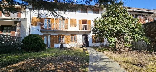 Foto Casa indipendente in VIA BLATTA N. 24, Chivasso Centro di 214 m²