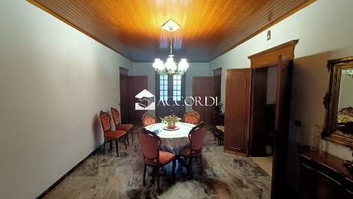 Foto Casa indipendente a Povegliano Centro di 689 m² con 6 locali