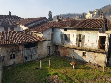 Foto Casa indipendente in PIAZZA BAVA, Monteu da Po Centro di 400 m²