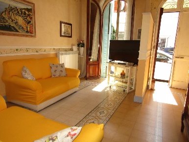 Foto Casa indipendente a Viareggio di 180 m² con 7 locali in vendita