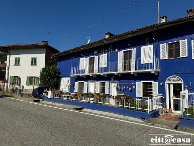 Foto Case semi ndipendenti a Lauriano Centro di 200 m² con 6 locali