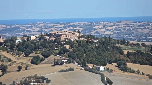Foto Casa indipendente in via piace, Fratte Rosa Centro di 321 m²