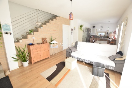 Foto Casa indipendente a Maser Centro di 220 m² con 5 locali in vendita