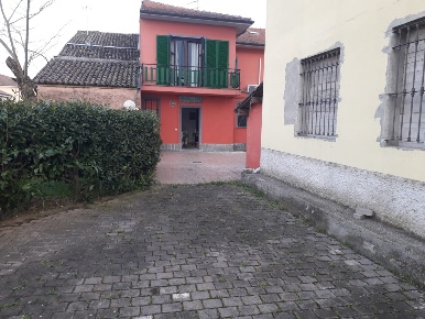 Foto Case semi ndipendenti a Alessandria di 150 m² con 6 locali in vendita