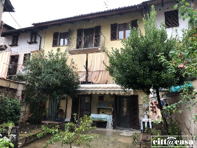 Foto Casa indipendente a Lauriano Centro di 150 m² con 6 locali in vendita