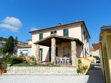Foto Casa indipendente a Rosignano Marittimo in vendita