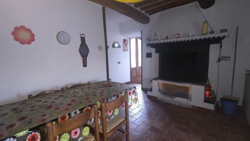 Foto Casa indipendente a Sorano di 150 m² con 8 locali in vendita