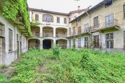 Foto Casa indipendente in VIA SOLFERINO, Meda di 1000 m² con 20 locali
