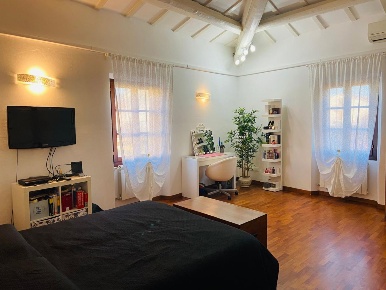 Foto Casa indipendente a Agliana di 170 m² con 5 locali in vendita