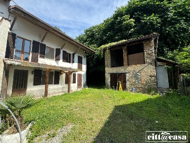 Foto Case semi ndipendenti a Casalborgone di 150 m² con 6 locali in vendita