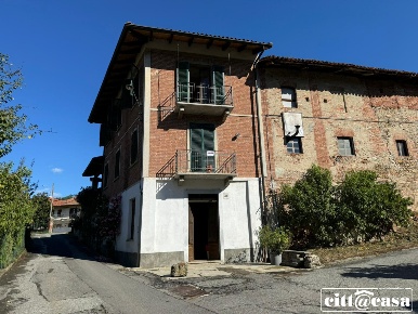 Foto Case semi ndipendenti a San Sebastiano da Po Centro di 150 m²