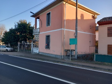 Foto Casa indipendente a Alessandria di 160 m² con 6 locali in vendita