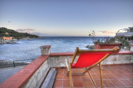 Foto Casa indipendente in via anello occidentale, Campo nell'Elba