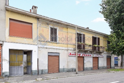 Foto Casa indipendente in VIA STIOPPANI, Seveso Centro di 360 m² in vendita