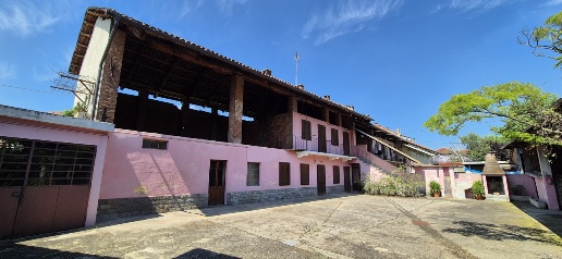 Foto Casa indipendente in VIA PERIATTI, Montanaro di 200 m² con 7 locali