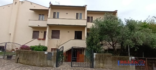Foto Case semi ndipendenti a Rosignano Marittimo di 150 m² con 8 locali