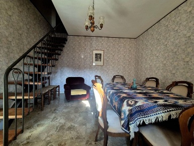 Foto Case semi ndipendenti a Farindola Centro di 129 m² con 7 locali