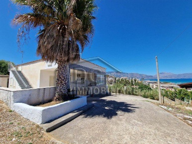 Foto Casa indipendente in ZONA ALECCIA, Alcamo di 120 m² con 3 locali