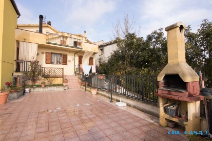 Foto Case semi ndipendenti a Montefiore Conca di 190 m² con 5 locali