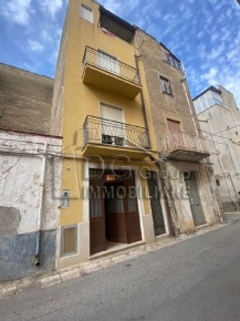 Foto Casa indipendente in VIA AMERICO AMARI, Alcamo di 160 m² con 4 locali