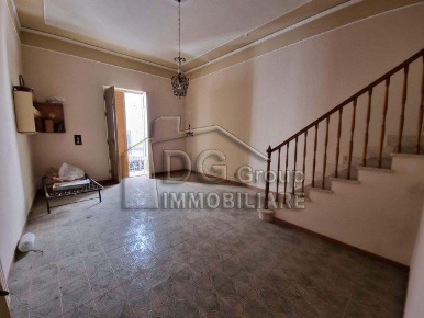 Foto Casa indipendente in VIA VITTORIO VENETO, Alcamo di 330 m² in vendita