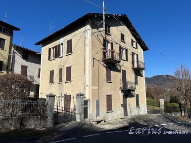 Foto Casa indipendente in via Campoè, Caglio di 101 m² con 3 locali