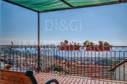 Foto Case semi ndipendenti in Via L Pancaldo, Alassio Moglio di 90 m²