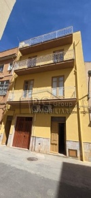 Foto Casa indipendente in CORTILE BAMBINA, Alcamo di 210 m² con 5 locali