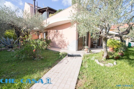 Foto Case semi ndipendenti a Montefiore Conca di 75 m² con 3 locali