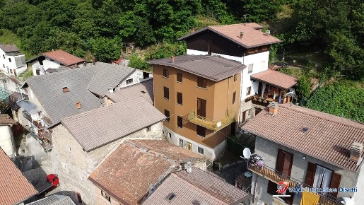 Foto Case semi ndipendenti in XXV Aprile, Berzo Demo Berzo di 210 m²