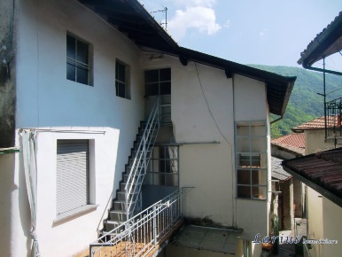 Foto Casa indipendente in via Piazza, Valbrona Visino di 397 m² in vendita