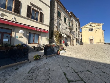 Foto Case semi ndipendenti in Via Roma, Civitella del Tronto Centro