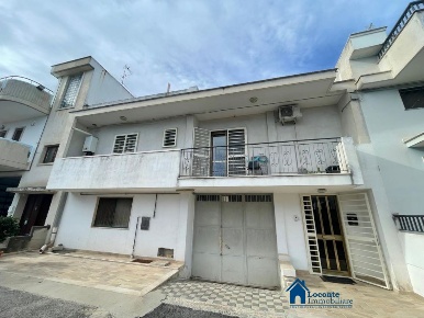 Foto Casa indipendente a Cellamare di 170 m² con 5 locali in vendita