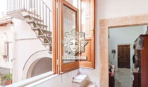 Foto Appartamento in Via Larga, Siracusa Ortigia di 160 m² con 6 locali