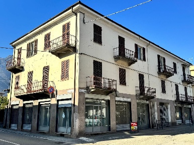 Foto Casa indipendente in via garibaldi 10, Torre Pellice Centro di 667 m²