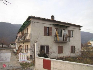 Foto Casa indipendente a Roccaforte Mondovì Centro di 120 m² con 1 locali