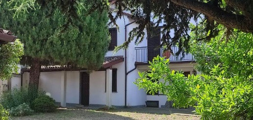 Foto Case semi ndipendenti a Canneto Pavese Canneto di 300 m² con 11 locali