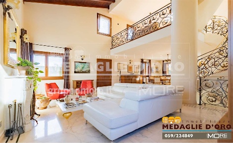 Foto Villa unifamiliare in Stradello San Giuliano, Modena di 400 m²