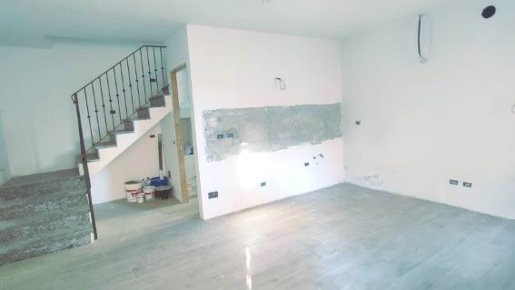 Foto Casa indipendente a Stradella Centro di 70 m² con 4 locali in vendita