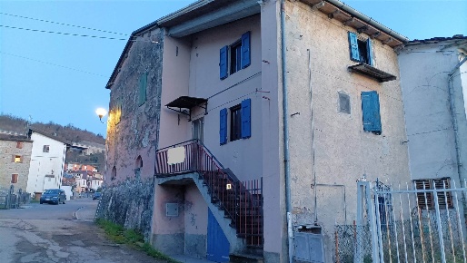 Foto Casa indipendente in via Santa Maria Maddalena 29, di 48 m² in vendita
