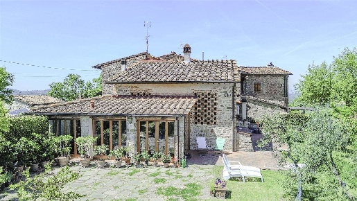 Foto Case semi ndipendenti a Bagno a Ripoli Balatro di 125 m² con 5 locali