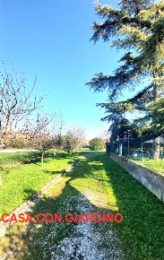 Foto Rustico in via  Giulio Braga  snc, Prato Tavola di 365 m² con 5 locali